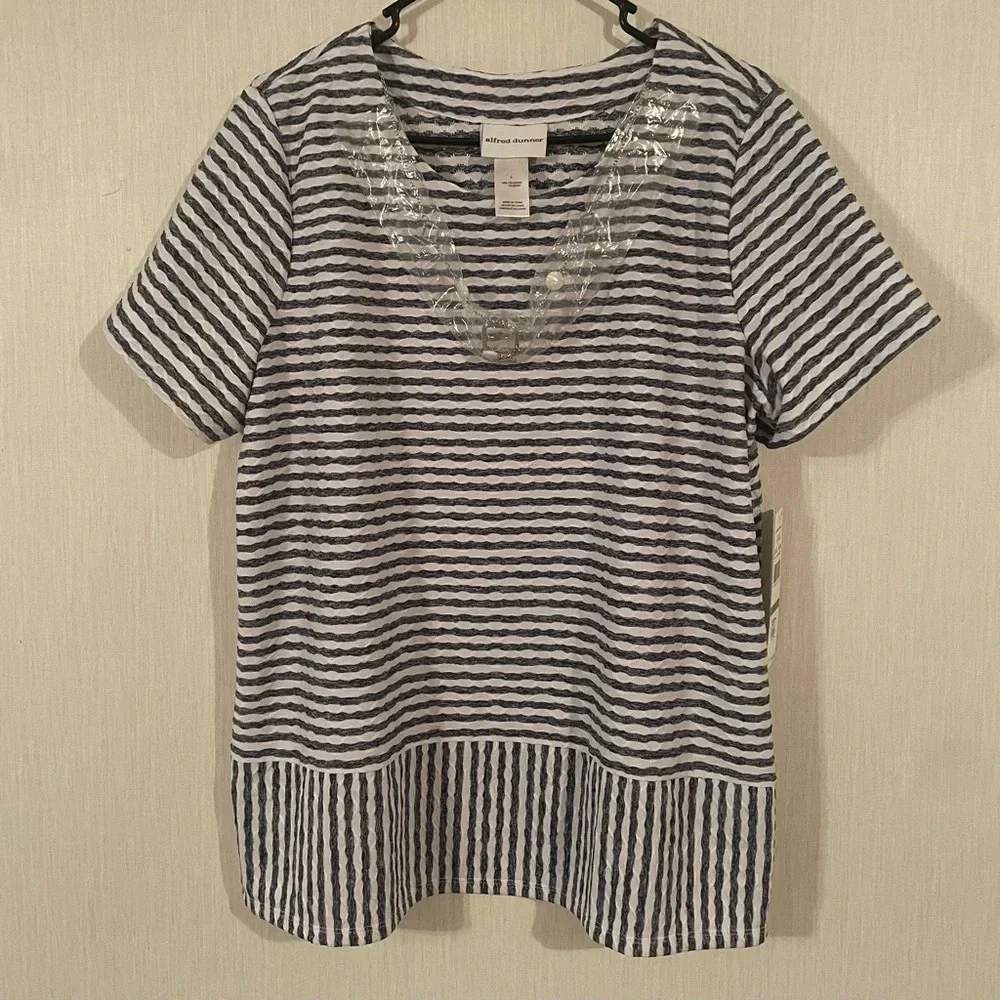 Alfred Dunner Classics Stripe Texture Knit Top With Necklace Navy/White Size L - Picture 2 of 9